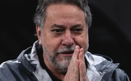 Crise no São Paulo: aliados se unem à oposição para afastar Casares