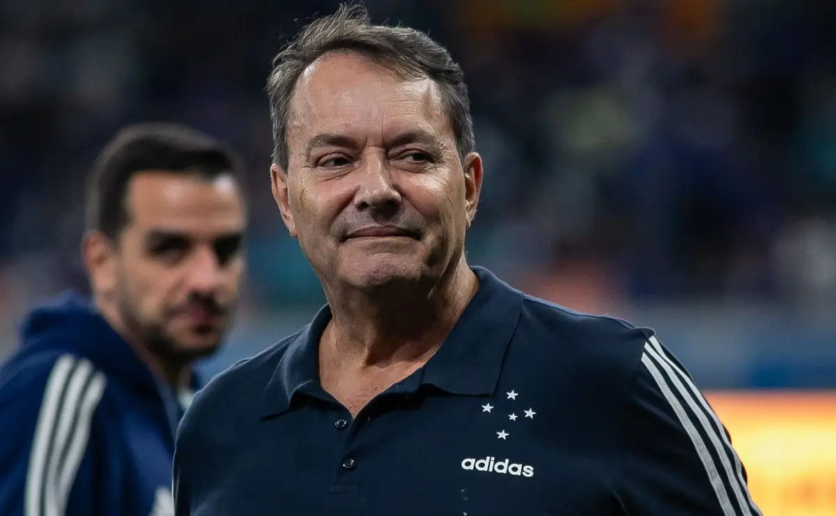 Cruzeiro demonstra interesse em Murilo, do Palmeiras, e afasta rumores sobre Vitão. Cruzeiro demonstra interesse em Murilo, do Palmeiras, e afasta rumores sobre Vitão.