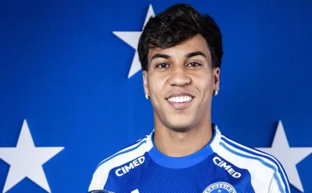 Cruzeiro estuda propostas de R$ 250 milhões por Kaio Jorge, de Zenit e West Ham Cruzeiro estuda propostas de R$ 250 milhões por Kaio Jorge, de Zenit e West Ham