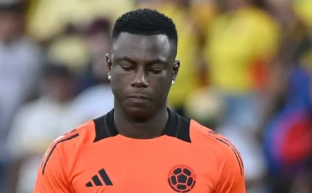 Cruzeiro mira Marino Hinestroza e estuda proposta ao Santos Cruzeiro mira Marino Hinestroza e estuda proposta ao Santos