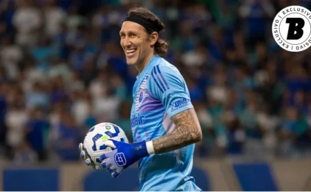 Cássio concede quase 20% menos gols que Hugo Souza e anima a torcida para Cruzeiro x Corinthians Cássio concede quase 20% menos gols que Hugo Souza e anima a torcida para Cruzeiro x Corinthians