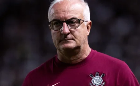 Dorival Júnior Avalia Poupar Titulares no Brasileirão para Enfrentar o Cruzeiro com Força Máxima