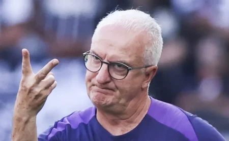 Dorival Júnior se beneficia com a saída de Tite e Luís Castro do mercado da bola