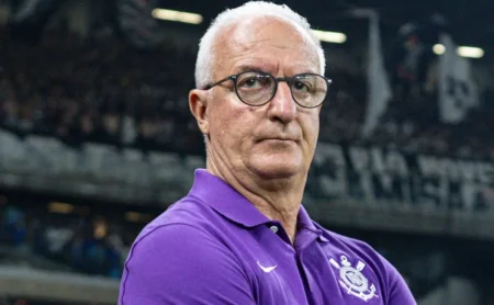 Dorival Júnior elogia técnicos brasileiros e menciona Fernando Diniz após título do Corinthians no Maracanã Dorival Júnior elogia técnicos brasileiros e menciona Fernando Diniz após título do Corinthians no Maracanã