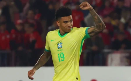 Elogio de Guardiola reacende debate sobre Igor Jesus e a Seleção Brasileira: “Merece ser titular”