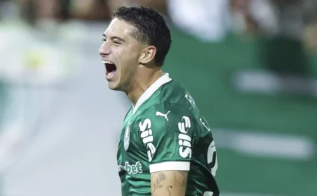 Emi Martínez acelera saída do Palmeiras, com interesse do Porto, fora dos planos de Abel para 2026