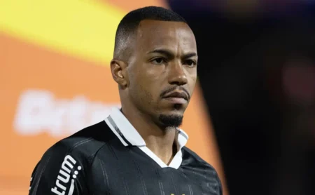 Entenda o motivo da venda de Marlon Freitas do Botafogo ao Palmeiras e a necessidade de negociação para evitar um transfer ban