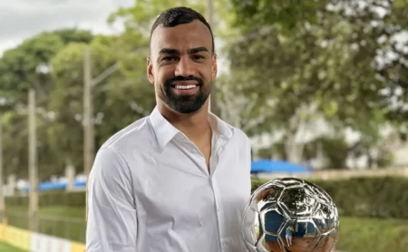 Fabrício Bruno pode ser a maior venda da história do Cruzeiro ao fechar com um clube da Premier League Fabrício Bruno pode ser a maior venda da história do Cruzeiro ao fechar com um clube da Premier League