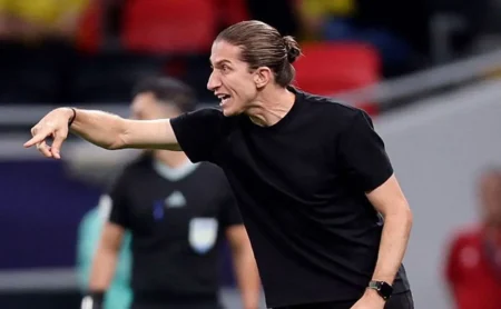 Filipe Luís decide e Flamengo vence o Cruz Azul nas quartas do Mundial de Clubes Filipe Luís decide e Flamengo vence o Cruz Azul nas quartas do Mundial de Clubes