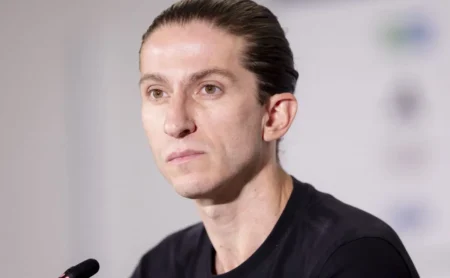 Filipe Luís responde a Luis Enrique e elogia o PSG: “Só dá para admirar”
