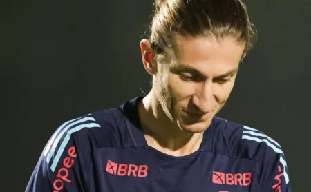 Filipe Luís decide, mas Flamengo perde título para o PSG nos pênaltis