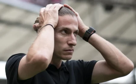 Filipe Luís: Renovação com o Flamengo sacramentada até 2027