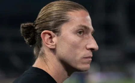 Filipe Luís nega qualquer falta de motivação do Flamengo contra o Cruz Azul