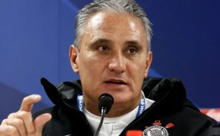 Flamengo busca reescrever a história e destronar o Corinthians de Tite, em 2012 Flamengo busca reescrever a história e destronar o Corinthians de Tite, em 2012