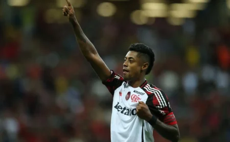 Flamengo: Bruno Henrique, Danilo, Alex Sandro e outros podem deixar o clube em breve
