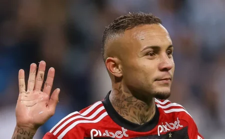 Flamengo estabelece condições e projeção financeira para venda de Everton Cebolinha Flamengo estabelece condições e projeção financeira para venda de Everton Cebolinha