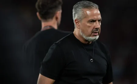 Flamengo: jogador retorna ao Brasil em meio ao Mundial e Boto libera Matheus Cunha