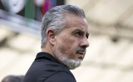 Flamengo libera atacante Petterson após rescisão contratual e polêmicas Flamengo libera atacante Petterson após rescisão contratual e polêmicas