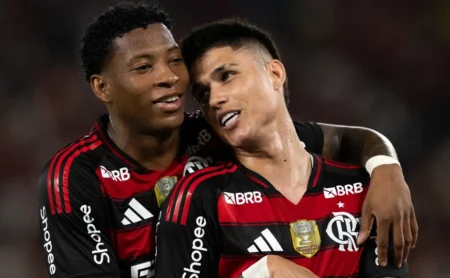 Flamengo oferece R$ 2 milhões mensais a Kaio Jorge e avalia troca com Cruzeiro por Luiz Araújo Flamengo oferece R$ 2 milhões mensais a Kaio Jorge e avalia troca com Cruzeiro por Luiz Araújo