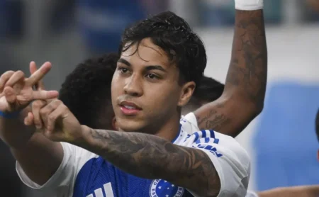 Flamengo se dispõe a pagar R$ 195 milhões por Kaio Jorge, do Cruzeiro, informa jornalista