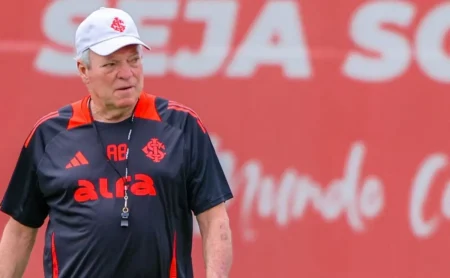Flávio Prado Elogia Abel Braga no Internacional e Lança Indireta para Abel Ferreira