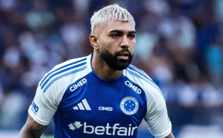 Gabigol: Santos demonstra interesse para 2026, mas salário no Cruzeiro é um obstáculo. Gabigol: Santos demonstra interesse para 2026, mas salário no Cruzeiro é um obstáculo.