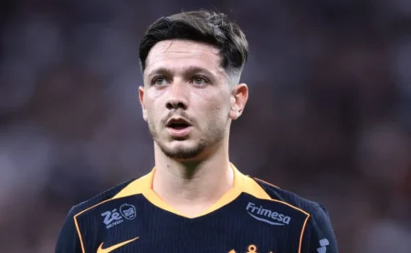 Garro com futuro definido: Dorival Júnior deve iniciar com o camisa 8 no banco