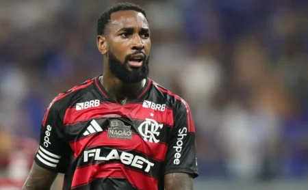 Gerson, ex-Flamengo, perto de acerto com o Cruzeiro, informa jornalista Gerson, ex-Flamengo, perto de acerto com o Cruzeiro, informa jornalista