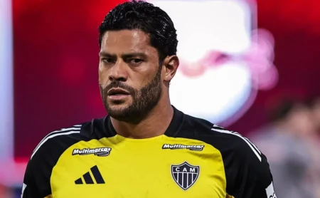 Grêmio adia conversas por Hulk devido a altos salários; negociação esfria