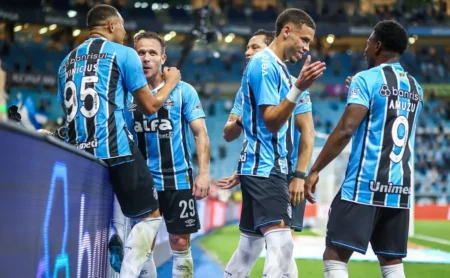 Grêmio define lista de dispensas com Kike Olivera, Cristaldo, Tiago Volpi e outros 6 jogadores