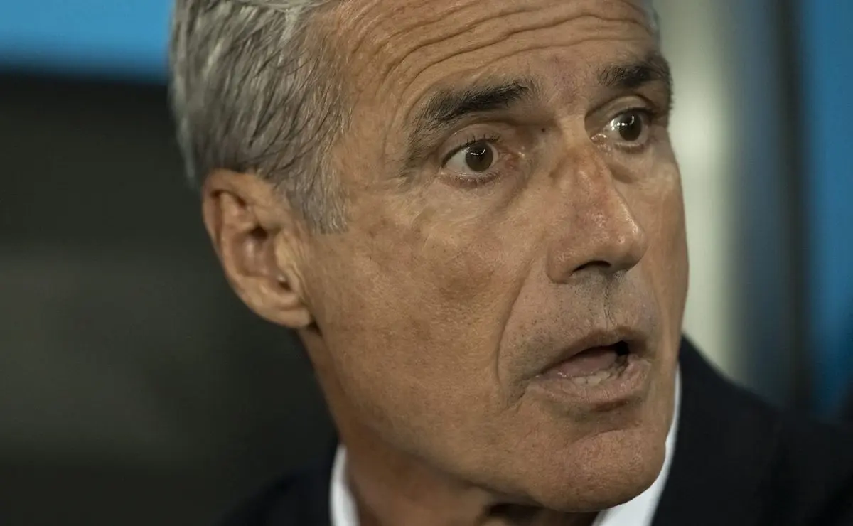 Grêmio: Torcida reage a possível troca entre Luís Castro e Mano Menezes: Se é para pagar caro… Grêmio: Torcida reage a possível troca entre Luís Castro e Mano Menezes: "Se é para pagar caro..."