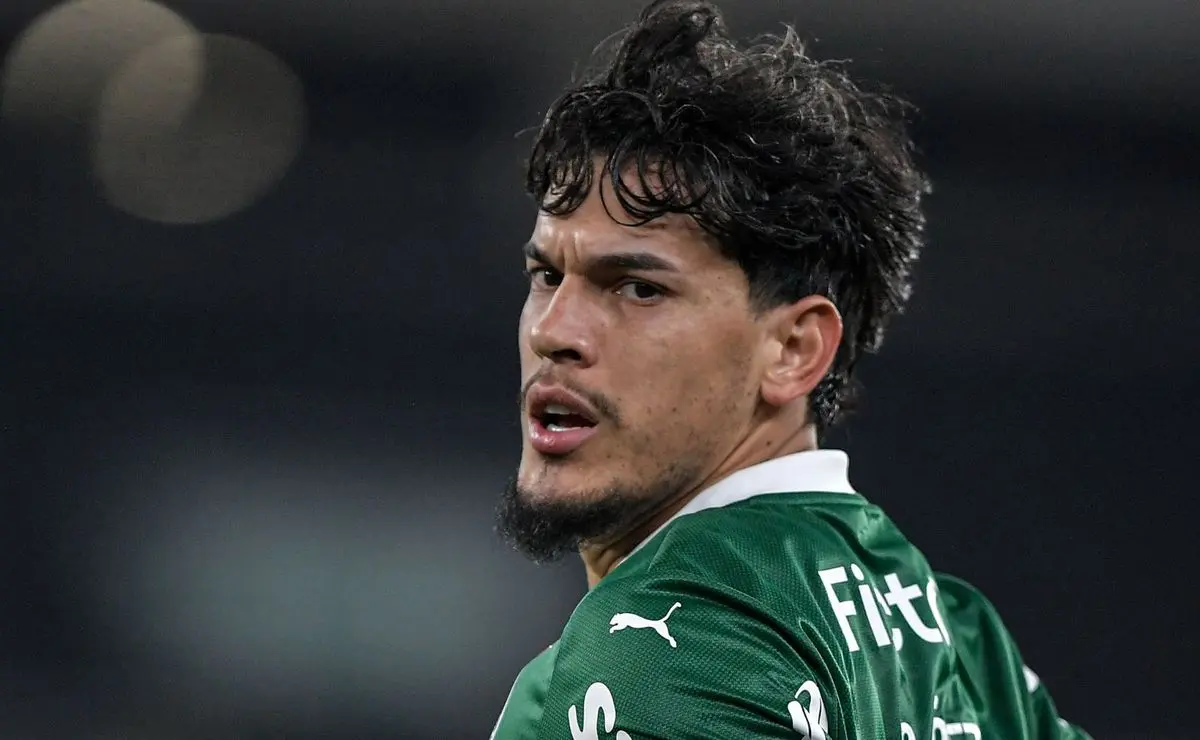 Gustavo Gómez ultrapassa Bruno Fernandes em minutos jogados e lidera ranking mundial desde 2021 Gustavo Gómez ultrapassa Bruno Fernandes em minutos jogados e lidera ranking mundial desde 2021