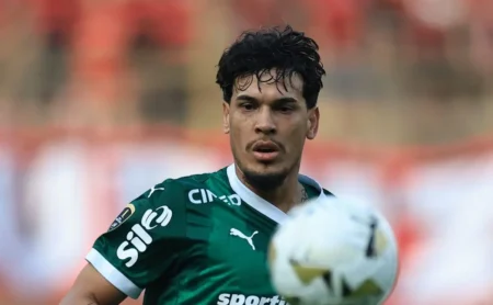 Gustavo Gómez revela atitude do Palmeiras após título do Flamengo na Libertadores Gustavo Gómez revela atitude do Palmeiras após título do Flamengo na Libertadores