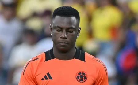 Hinestroza: Santos se anima com novidades após impasse em negociação com o Boca Juniors Hinestroza: Santos se anima com novidades após impasse em negociação com o Boca Juniors