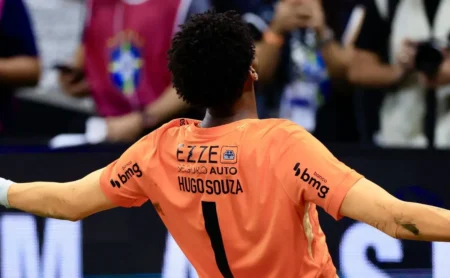 Hugo Souza é flagrado em premonição decisiva para classificação histórica do Corinthians Hugo Souza é flagrado em premonição decisiva para classificação histórica do Corinthians