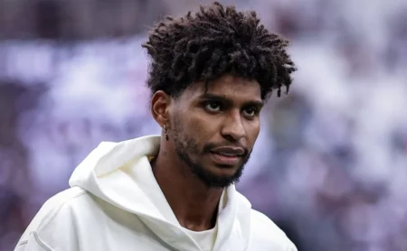 Hugo Souza gera polêmica com declaração sobre o Flamengo: "É um pouco mais fácil"