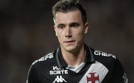 Incerteza no Vasco: Lesão de Piton gera apreensão sobre tempo de afastamento