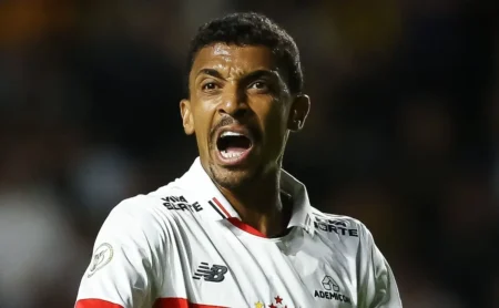 Internacional inicia tratativas com Luiz Gustavo e projeto para 2026 o interessa; futuro depende de Pezzolano Internacional inicia tratativas com Luiz Gustavo e projeto para 2026 o interessa; futuro depende de Pezzolano