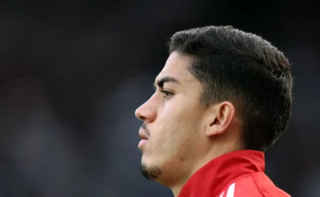 Jair no Flamengo: Negociação com o zagueiro do Nottingham Forest é interrompida pelo BAP