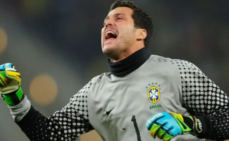 Júlio César exalta fase do Flamengo e envia mensagem a Filipe Luís: “Futuro brilhante”