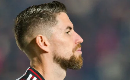 Jorginho lamenta derrota do Flamengo e valoriza campanha no Mundial de Clubes: “Erros acontecem”