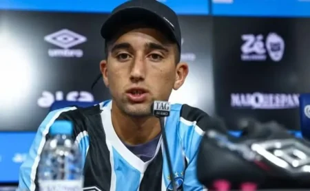 Kike Olivera incita torcida do Grêmio e Nacional-URU pode enfrentar sanção da FIFA