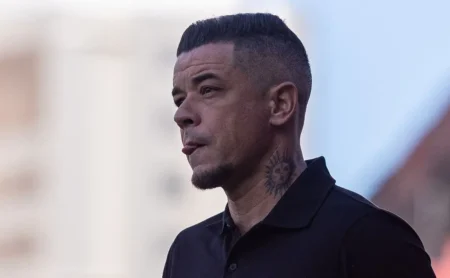 Kléber revela soco em D’Alessandro: “Nos rolamos no chão”