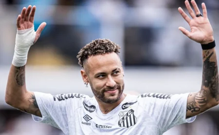 Kroos questiona condição física de Neymar e duvida na participação na Copa do Mundo