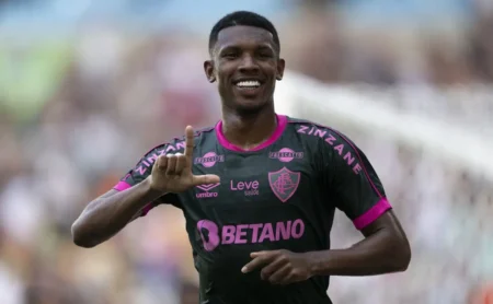 Lelê define futuro no Fluminense e clube planeja empréstimo ou venda em 2026