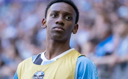 Liverpool se aproxima dos R$ 100 milhões por Gabriel Menino e oferta pode acelerar negociação