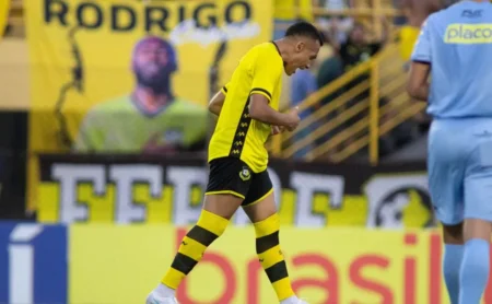 Léo Jabá, ex-Vasco e Corinthians, punido por doping no Paulistão