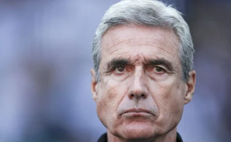 Luís Castro Aceita Ouvir Proposta e Projeto para Treinar o Grêmio em 2026