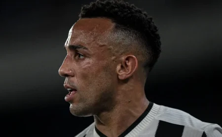 Marçal comenta sobre Anselmi e lamenta a saída de Ancelotti do Botafogo: “Contávamos com ele” Marçal comenta sobre Anselmi e lamenta a saída de Ancelotti do Botafogo: “Contávamos com ele”