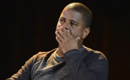 Marcelinho Carioca critica atitude de Tite com o Corinthians: “Cuspiu no prato em que comeu”